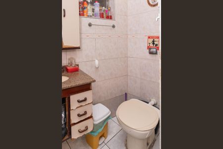 Casa à venda com 240m², 4 quartos e 2 vagasLavabo