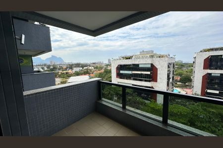 Apartamento à venda com 84m², 2 quartos e 1 vaga Apartamento à venda com 84m², 2 quartos e 1 vagaVaranda