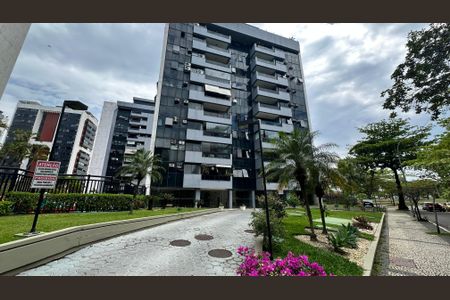 Apartamento à venda com 84m², 2 quartos e 1 vaga Apartamento à venda com 84m², 2 quartos e 1 vagaFachada