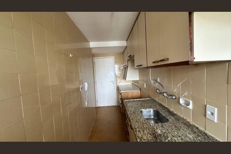 Apartamento à venda com 84m², 2 quartos e 1 vaga Apartamento à venda com 84m², 2 quartos e 1 vagaCozinha