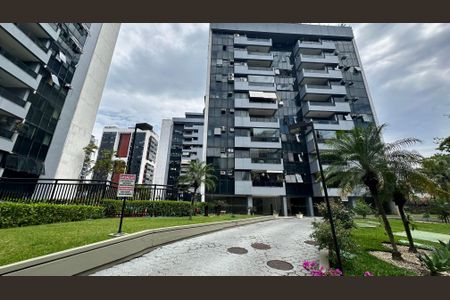 Apartamento à venda com 84m², 2 quartos e 1 vaga Apartamento à venda com 84m², 2 quartos e 1 vagaFachada