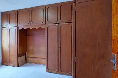 Apartamento à venda com 49m², 2 quartos e 1 vagaQuarto 2 - Armários