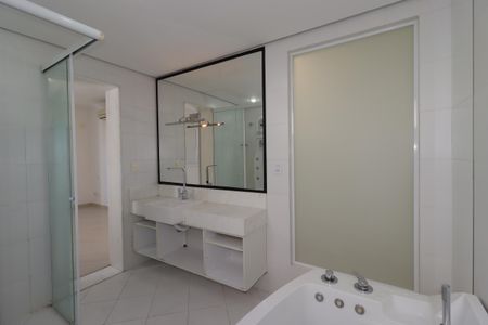 Apartamento para alugar com 139m², 2 quartos e 3 vagasBanheiro da Suíte 2