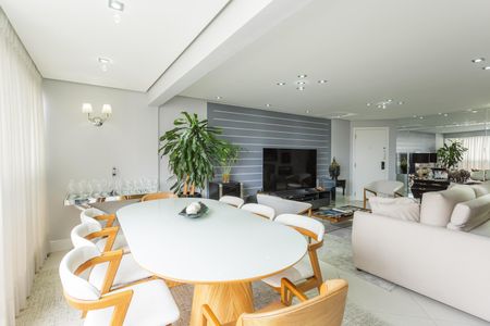 Sala de apartamento à venda com 3 quartos, 130m² em Indianópolis, São Paulo