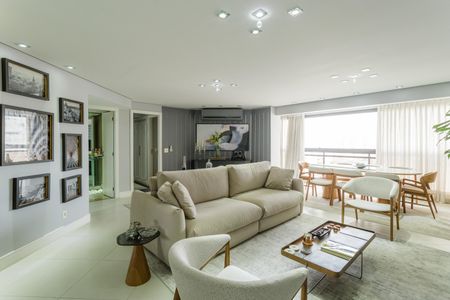 Sala de apartamento à venda com 3 quartos, 130m² em Indianópolis, São Paulo