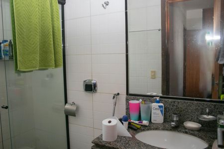 Apartamento à venda com 86m², 2 quartos e 2 vagasBanheiro da Suíte