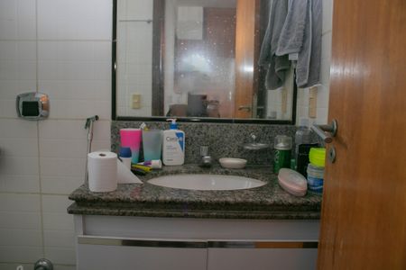 Apartamento à venda com 86m², 2 quartos e 2 vagasBanheiro da Suíte