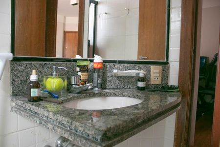 Apartamento à venda com 86m², 2 quartos e 2 vagasBanheiro Social