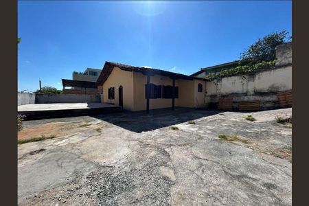 Casa à venda com 100m², 2 quartos e 4 vagas