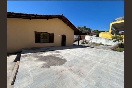 Casa à venda com 100m², 2 quartos e 4 vagas