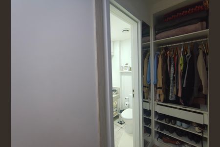 Apartamento à venda com 64m², 2 quartos e 1 vagaCloset - Quarto 2 - Suite