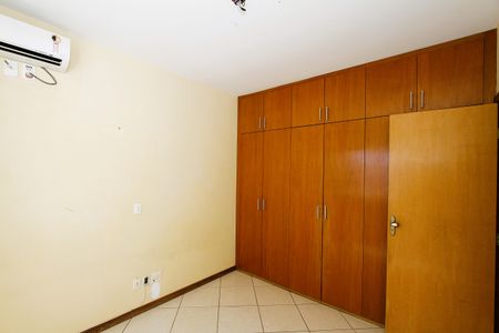 Apartamento para alugar com 240m², 4 quartos e 2 vagasQuarto 2