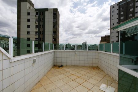 Apartamento para alugar com 240m², 4 quartos e 2 vagasCobertura