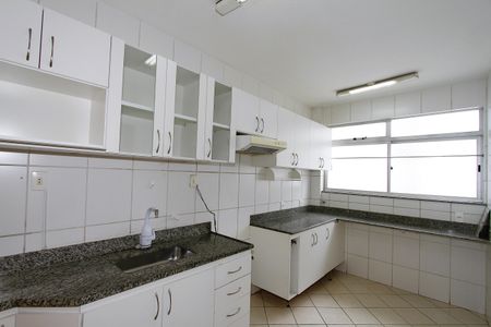 Apartamento para alugar com 240m², 4 quartos e 2 vagasCozinha