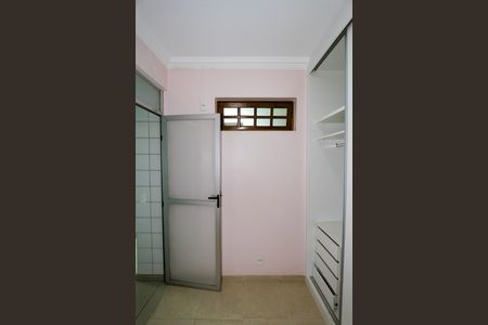 Apartamento para alugar com 240m², 4 quartos e 2 vagasCloset