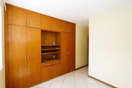 Apartamento para alugar com 240m², 4 quartos e 2 vagasQuarto 1 Suíte