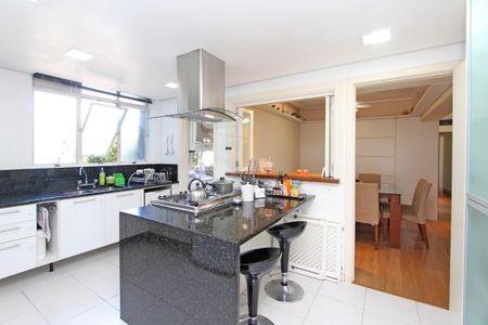 Cozinha de apartamento à venda com 4 quartos, 192m² em Mont’Serrat, Porto Alegre