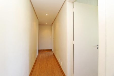 Apartamento para alugar com 192m², 4 quartos e 2 vagas Apartamento para alugar com 192m², 4 quartos e 2 vagasCorredor