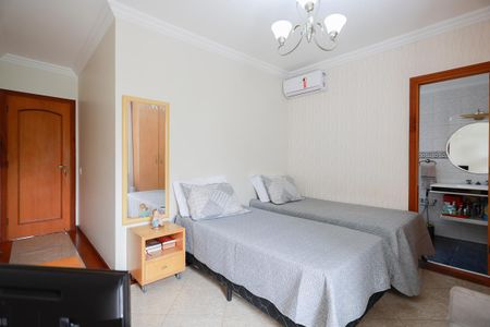 Casa à venda com 252m², 3 quartos e 6 vagas Casa à venda com 252m², 3 quartos e 6 vagasSuíte 3