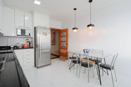 Casa à venda com 252m², 3 quartos e 6 vagas Casa à venda com 252m², 3 quartos e 6 vagasCozinha