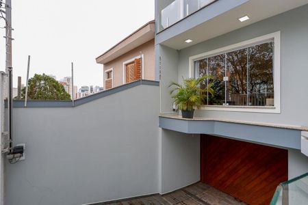 Casa à venda com 252m², 3 quartos e 6 vagas Casa à venda com 252m², 3 quartos e 6 vagasEntrada