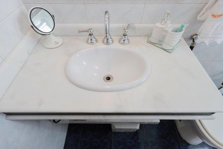 Casa à venda com 252m², 3 quartos e 6 vagas Casa à venda com 252m², 3 quartos e 6 vagasBanheiro da suíte 2