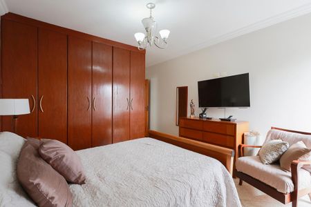 Casa à venda com 252m², 3 quartos e 6 vagas Casa à venda com 252m², 3 quartos e 6 vagasSuíte 1