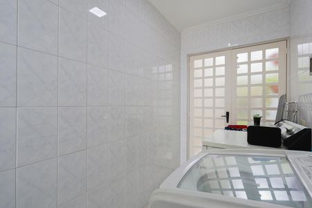 Casa à venda com 252m², 3 quartos e 6 vagas Casa à venda com 252m², 3 quartos e 6 vagasÁrea de serviço