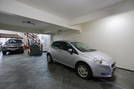 Casa à venda com 252m², 3 quartos e 6 vagas Casa à venda com 252m², 3 quartos e 6 vagasGaragem