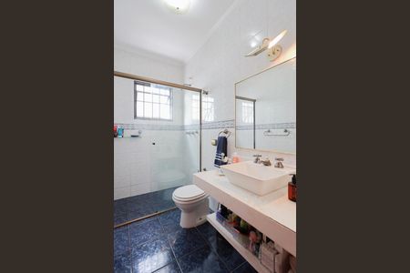 Casa à venda com 252m², 3 quartos e 6 vagas Casa à venda com 252m², 3 quartos e 6 vagasBanheiro da suíte 1