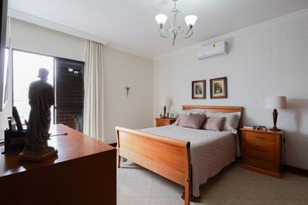 Casa à venda com 252m², 3 quartos e 6 vagas Casa à venda com 252m², 3 quartos e 6 vagasSuíte 1