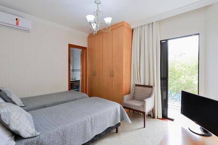 Casa à venda com 252m², 3 quartos e 6 vagas Casa à venda com 252m², 3 quartos e 6 vagasSuíte 3