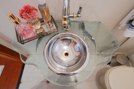 Casa à venda com 252m², 3 quartos e 6 vagas Casa à venda com 252m², 3 quartos e 6 vagasLavabo