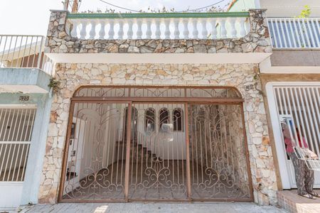 Casa à venda com 180m², 3 quartos e 2 vagasFachada