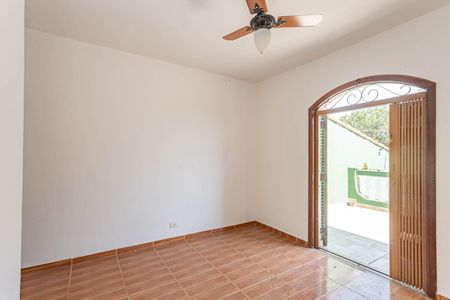 Casa à venda com 180m², 3 quartos e 2 vagasQuarto 1