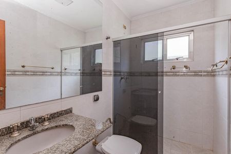 Casa à venda com 180m², 3 quartos e 2 vagasBanheiro da Suíte