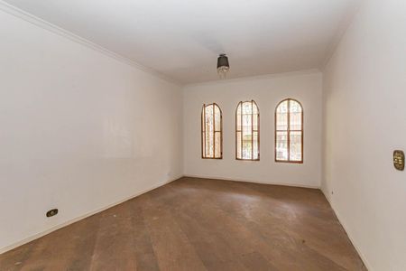 Casa à venda com 180m², 3 quartos e 2 vagasSala