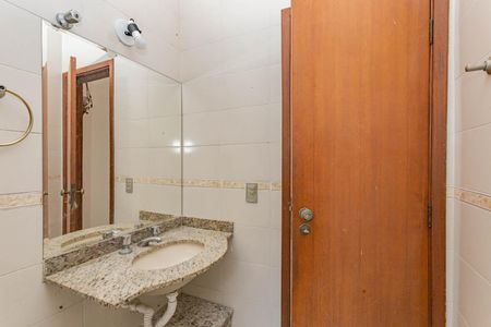 Casa à venda com 180m², 3 quartos e 2 vagasBanheiro Social