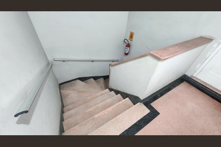 Apartamento para alugar com 80m², 3 quartos e 1 vagaEscada