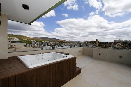 Apartamento à venda com 200m², 4 quartos e 2 vagasCobertura