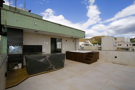 Apartamento à venda com 200m², 4 quartos e 2 vagasCobertura