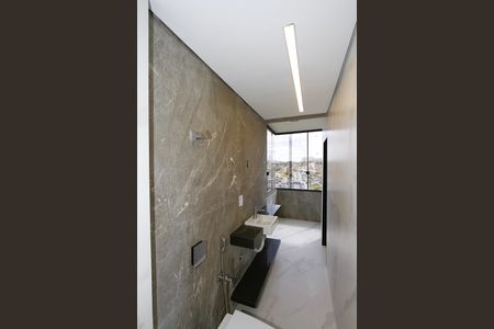 Apartamento à venda com 200m², 4 quartos e 2 vagasBanheiro do Quarto 2