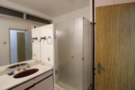 Apartamento para alugar com 144m², 3 quartos e sem vagaBanheiro