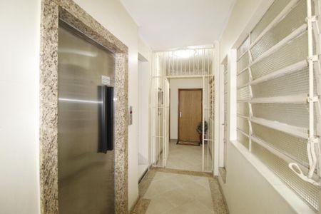 Apartamento para alugar com 144m², 3 quartos e sem vagaCorredor