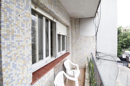 Apartamento para alugar com 144m², 3 quartos e sem vagaSacada