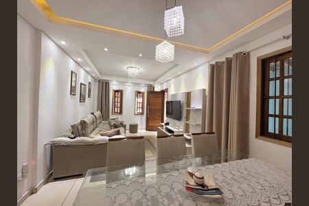 Casa à venda com 150m², 2 quartos e 3 vagas Casa à venda com 150m², 2 quartos e 3 vagasSala