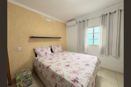 Casa à venda com 150m², 2 quartos e 3 vagas Casa à venda com 150m², 2 quartos e 3 vagasSuíte