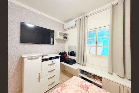 Casa à venda com 150m², 2 quartos e 3 vagas Casa à venda com 150m², 2 quartos e 3 vagasQuarto