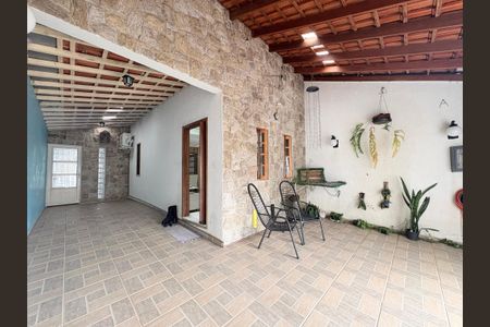 Casa à venda com 150m², 2 quartos e 3 vagas Casa à venda com 150m², 2 quartos e 3 vagasGaragem