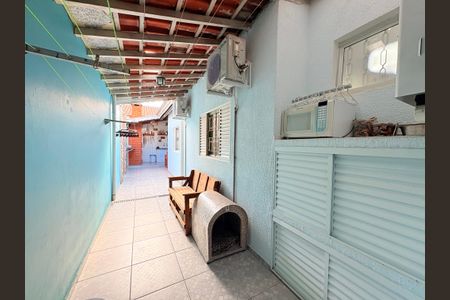 Casa à venda com 150m², 2 quartos e 3 vagas Casa à venda com 150m², 2 quartos e 3 vagasQuintal com churrasqueira e forno a lenha